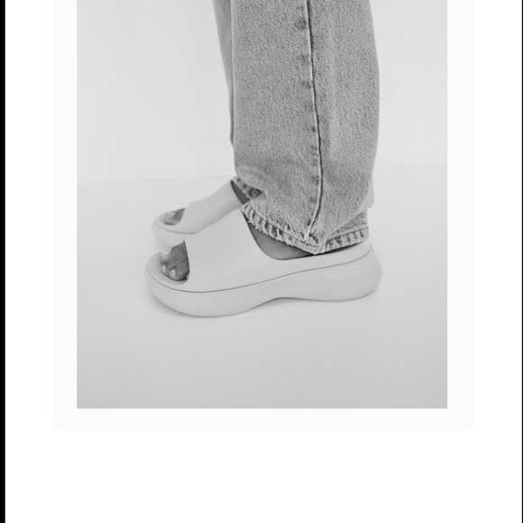 New Zara Rubberized Low Heel Sandel - Picture 4 of 7